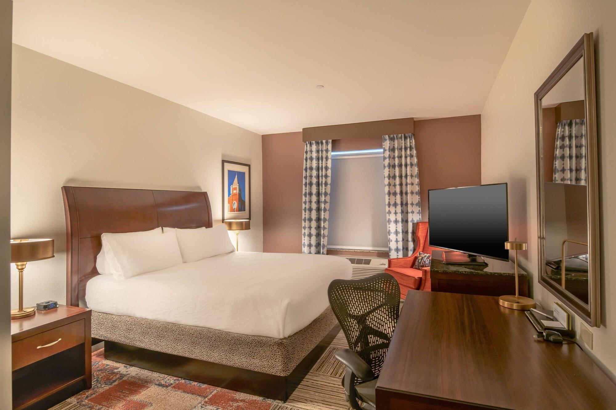 Hilton Garden 3*